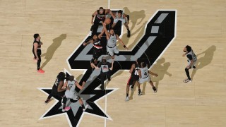 bwin必赢-马刺锁定联盟第二，季后赛中面对除雷霆外拥有所有主场优势