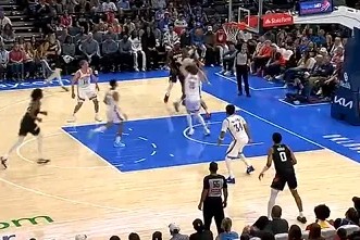 bwin必赢-布耶径直杀入禁区上篮再中，太阳领先雷霆至20分