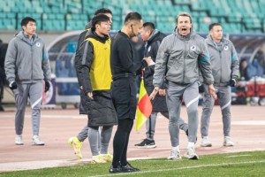 必赢体育-新年第一罚出炉！大连人8人被罚83万 1人停赛1年