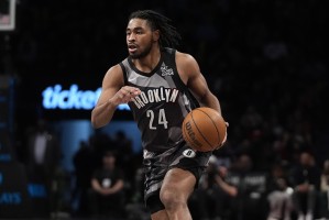 必赢下载-网媒：托马斯认为自己不比杰伦-格林差 想要接近4000万的年薪